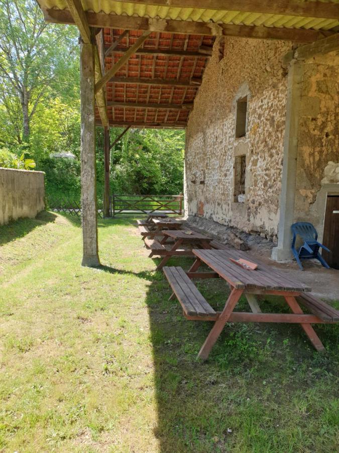 La Croix Gites Pressignac 外观 照片